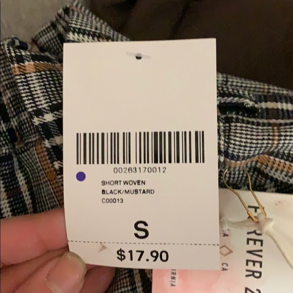Brand new! Forever 21 plaid shorts - Picture 2 of 3